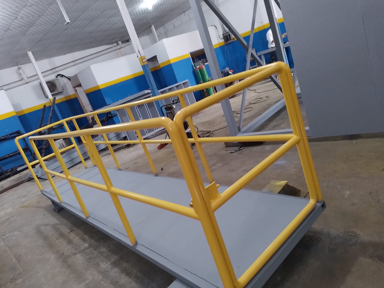 Proyecto pasillo metálico minera