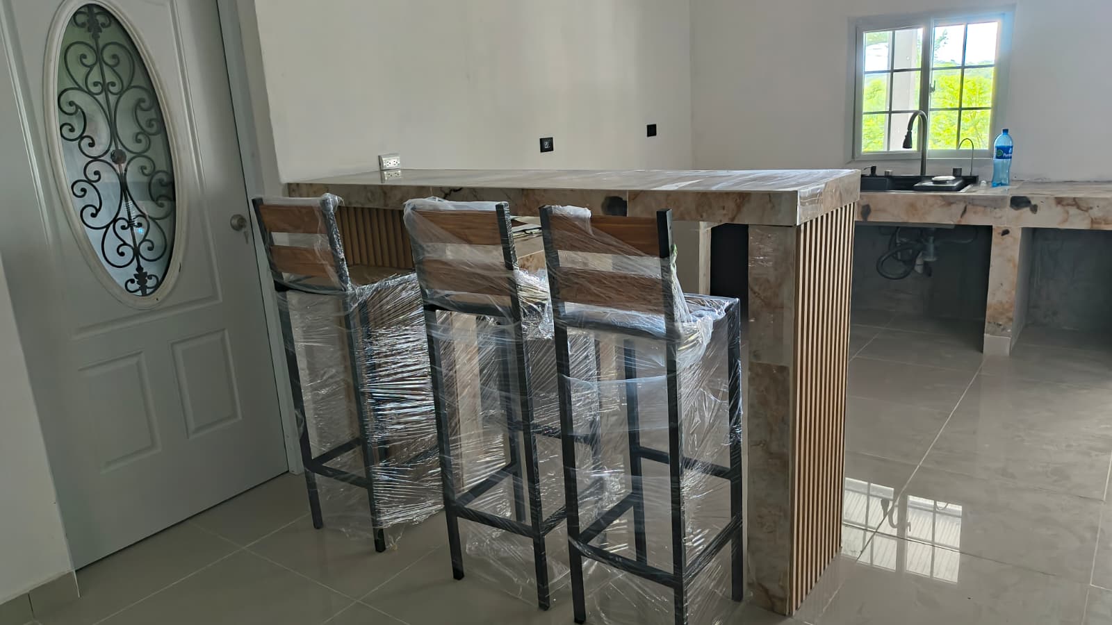 Proyecto bancos de tipo bar modelo Venecia